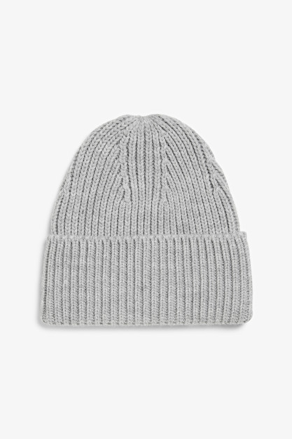 Classic ribbed beanie