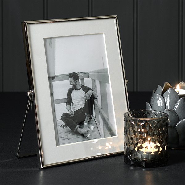 Classic Easel Photo Frame 5x7''