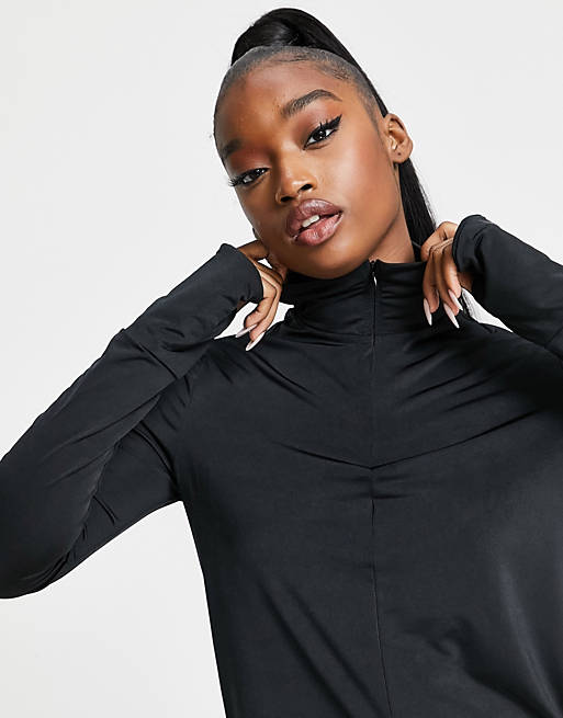 Flounce London gym running half zip top in black